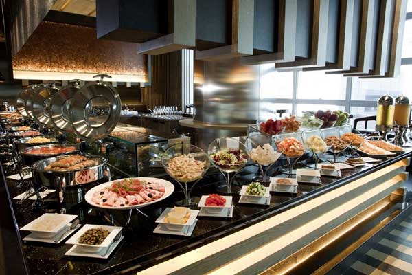 Lưu Ý Khi Chọn Dụng Cụ Cho Tiệc Buffet Tại Khách Sạn